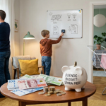 Bild som illustrerar hur du kan spara pengar på boendekostnader.